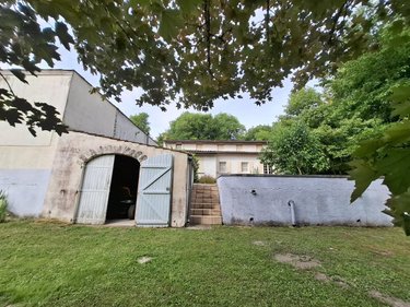 Maison a vendre Saintes 17100 Charente-Maritime 405 m2 11 pièces 500000 euros