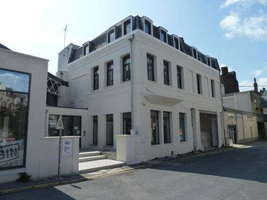 Location fonds et murs commerciaux Cambrai 59400 Nord 54 m2  783 euros