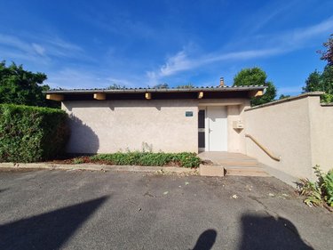 Fonds et murs commerciaux a vendre Saint-Amand-Longpré 41310 Loir-et-Cher 69 m2  114800 euros