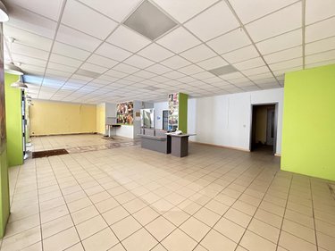 Fonds et murs commerciaux a vendre Guer 56380 Morbihan 285 m2  332480 euros