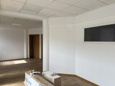 Location fonds et murs commerciaux Dole 39100 Jura 115 m2  1500 euros