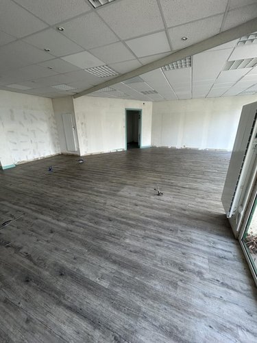 Fonds et murs commerciaux a vendre Hillion 22120 Côtes-d'Armor 130 m2  275600 euros