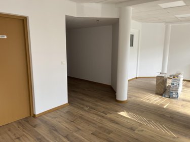 Location fonds et murs commerciaux Dole 39100 Jura 115 m2  1500 euros