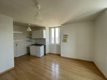 Location appartement Laval 53000 Mayenne 40 m2  425 euros