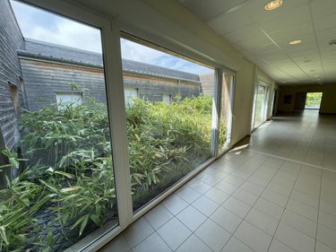 Fonds et murs commerciaux a vendre Cormontreuil 51350 Marne 1053 m2  2070000 euros