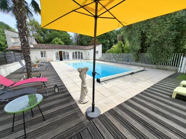 Maison a vendre Saintes 17100 Charente-Maritime 405 m2 11 pièces 500000 euros