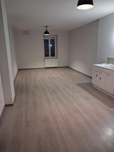 Location appartement Hautecourt-Romanèche 01250 Ain 96 m2  750 euros