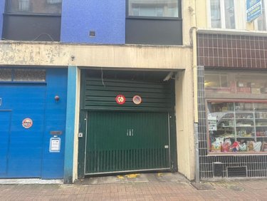 Location garage et parking Lille 59000 Nord 12 m2  95 euros