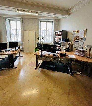 Fonds et murs commerciaux a vendre Dole 39100 Jura 153 m2  190000 euros