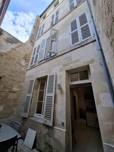 Immeuble a vendre Saintes 17100 Charente-Maritime 161 m2  355950 euros