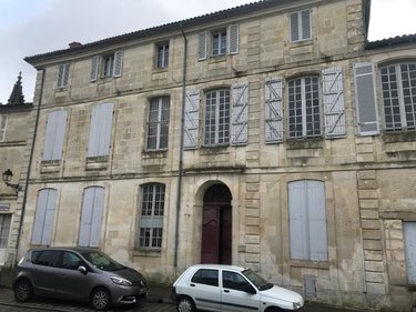 Appartement a vendre Saintes 17100 Charente-Maritime 76 m2 2 pièces 167872 euros
