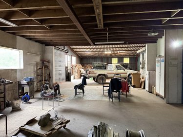 Immeuble a vendre Ménéac 56490 Morbihan 300 m2  74500 euros