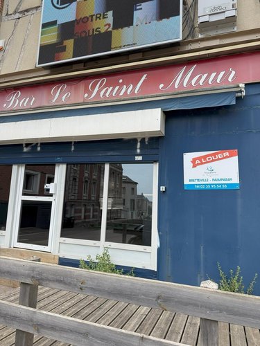 Location fonds et murs commerciaux Mont-Saint-Aignan 76130 Seine-Maritime 156 m2  2300 euros