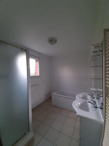 Location maison Beaucamps-Ligny 59134 Nord 110 m2  1150 euros