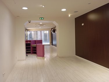 Location fonds et murs commerciaux Bourg-en-Bresse 01000 Ain 66 m2  706 euros