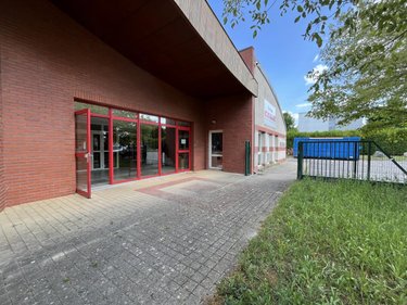 Fonds et murs commerciaux a vendre Laon 02000 Aisne 860 m2  1050000 euros