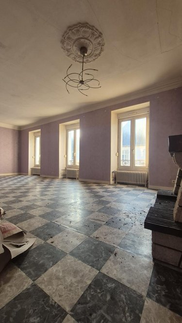 Appartement a vendre Landivisiau 29400 Finistère 145 m2 5 pièces 99900 euros