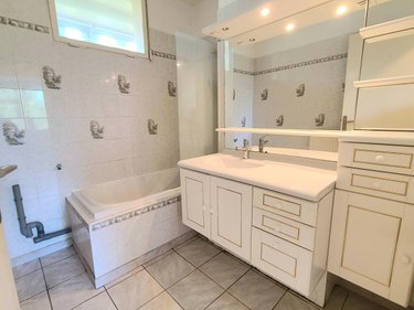 Appartement a vendre Pierrelatte 26700 Drôme 73 m2 4 pièces 120000 euros