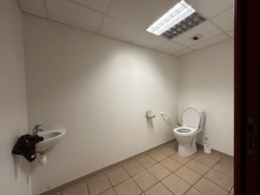 Fonds et murs commerciaux a vendre Séné 56860 Morbihan 104 m2  229000 euros