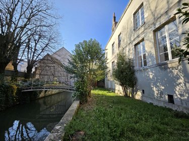 Immeuble a vendre Montargis 45200 Loiret 556 m2  385000 euros