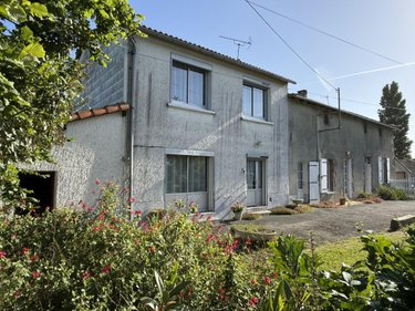 Maison a vendre Cholet 49300 Maine-et-Loire 222 m2 9 pièces 214840 euros