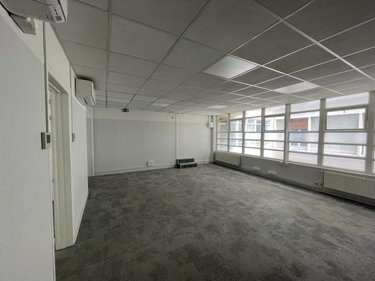 Location fonds et murs commerciaux Rouen 76000 Seine-Maritime 204 m2  2970 euros