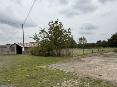 Garage et parking a vendre Beaupréau-en-Mauges 49600 Maine-et-Loire 280 m2  43000 euros