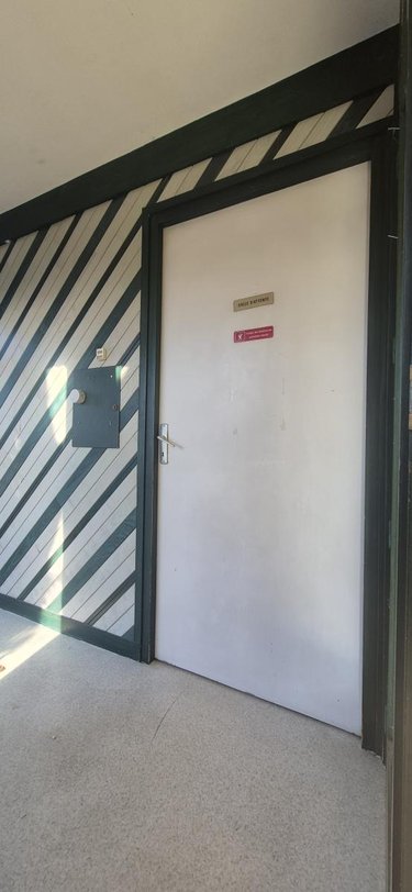 Fonds et murs commerciaux a vendre Questembert 56230 Morbihan 100 m2  180200 euros