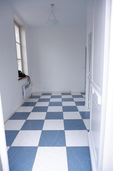 Location fonds et murs commerciaux Abbeville 80100 Somme 50 m2  715 euros