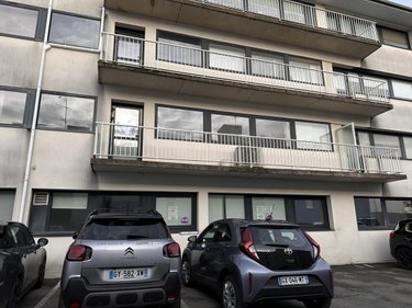 Fonds et murs commerciaux a vendre Séné 56860 Morbihan 104 m2  259000 euros