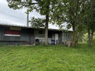 Immeuble a vendre Ménéac 56490 Morbihan 300 m2  74500 euros