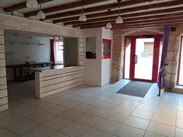 Location fonds et murs commerciaux Tossiat 01250 Ain 48 m2  460 euros