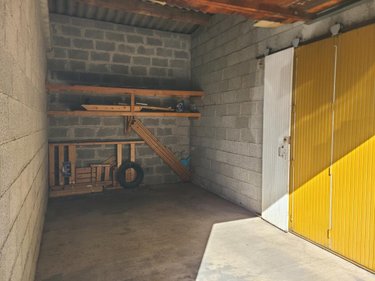 Garage et parking a vendre Pierrelatte 26700 Drôme 15 m2  18000 euros