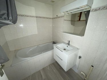 Immeuble a vendre Saint-Chély-d'Apcher 48200 Lozère 230 m2  200900 euros