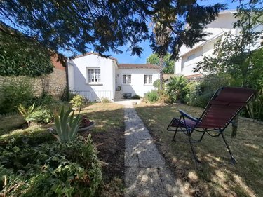 Maison a vendre Saintes 17100 Charente-Maritime 147 m2 8 pièces 374000 euros