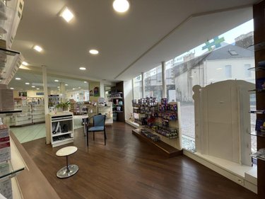 Fonds et murs commerciaux a vendre Locminé 56500 Morbihan 290 m2  230080 euros