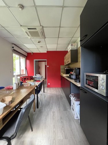 Fonds et murs commerciaux a vendre Laon 02000 Aisne 860 m2  1050000 euros