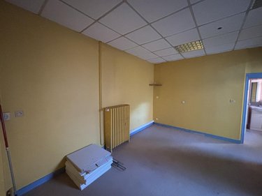 Location fonds et murs commerciaux Laval 53000 Mayenne 70 m2  850 euros