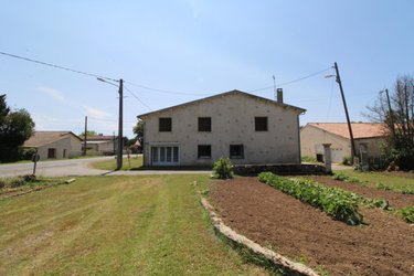 Maison a vendre Le Douhet 17100 Charente-Maritime 398 m2 15 pièces 99000 euros