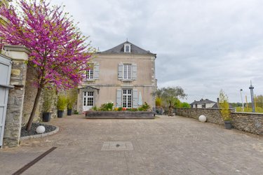 Maison a vendre Laval 53000 Mayenne 317 m2 10 pièces 956800 euros
