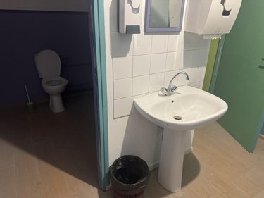 Location fonds et murs commerciaux Cambrai 59400 Nord 700 m2  4500 euros