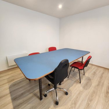 Fonds et murs commerciaux a vendre Cherré-Au 72400 Sarthe 240 m2  275600 euros