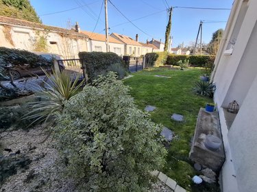 Maison a vendre Saintes 17100 Charente-Maritime 75 m2 4 pièces 199348 euros