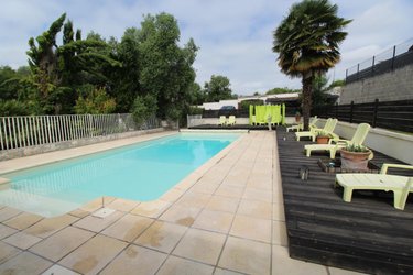 Maison a vendre Saintes 17100 Charente-Maritime 405 m2 11 pièces 592800 euros