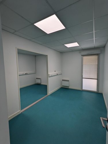 Fonds et murs commerciaux a vendre Morlaix 29600 Finistère 188 m2  292200 euros