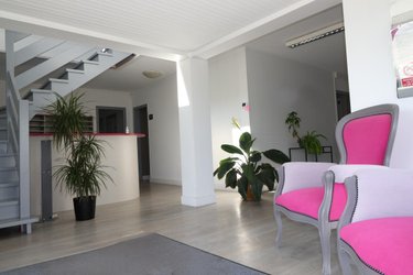 Fonds et murs commerciaux a vendre Plougoumelen 56400 Morbihan 471 m2  754300 euros