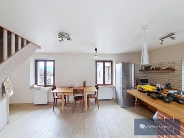 Immeuble a vendre Challex 01630 Ain 140 m2  584000 euros