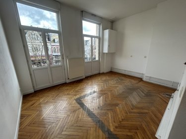 Location fonds et murs commerciaux Cambrai 59400 Nord 100 m2  980 euros