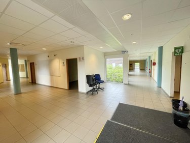 Fonds et murs commerciaux a vendre Cormontreuil 51350 Marne 1053 m2  2070000 euros