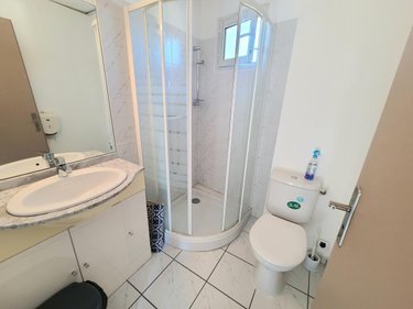 Fonds et murs commerciaux a vendre Pierrelatte 26700 Drôme 261 m2  435000 euros